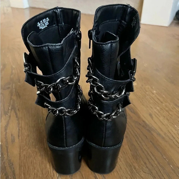 Fergalicious Wishful Moto Buckles & Chains Chunky Heel Combat boots women’s 8.5 - Picture 5 of 11